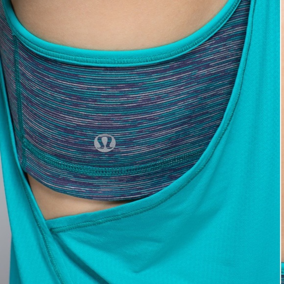 Lululemon No Limits Tank built in shelf bra - Picture 3 of 9